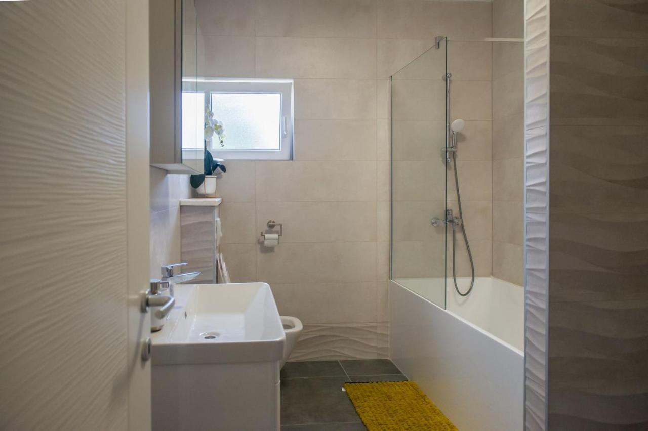 Apartment Lux Elba Kastela Exterior photo