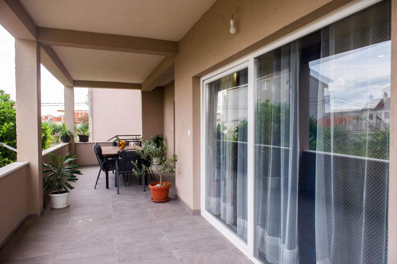 Apartment Lux Elba Kastela Exterior photo